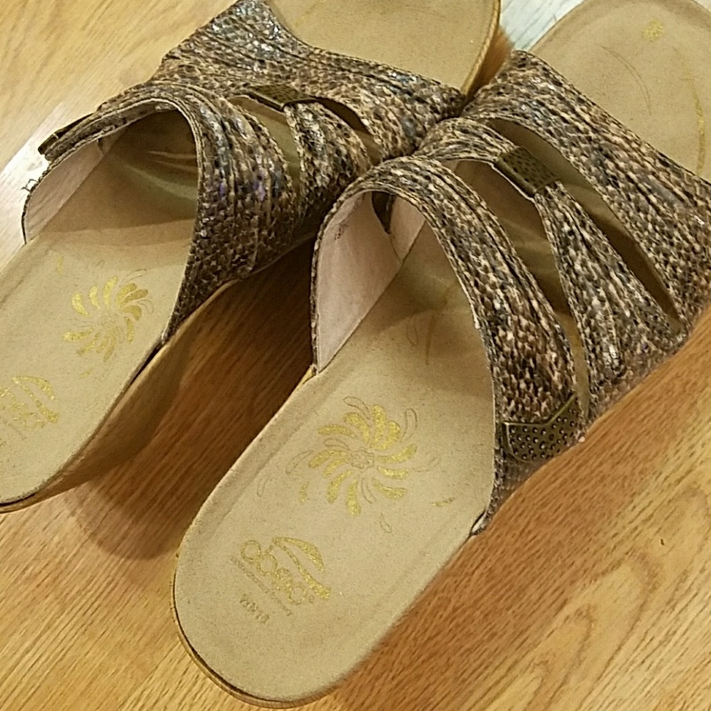 ABEO sandals